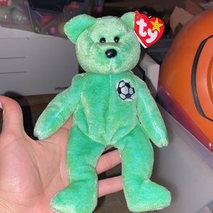 Very rare original beanie baby. Kicks